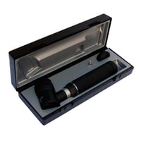 Dermatoscopio a LED Riester Ri-Derma da 2,5 e 3,5 V con impugnatura a C per 2 batterie al litio.