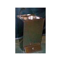 Lavello autonomo in acciaio inox: con installazione da rete e funzionamento a pulsante. Include valvola miscelatrice (45 x 45 x 85 cm)