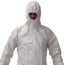 Tuta monouso con Certificato CE 2163: Con polsini, cappuccio e caviglie elastici e chiusura frontale con cerniera coperta