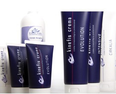 Creme e oli da massaggio ad uso terapeutico per la cura del corpo Creme e oli da massaggio ad uso terapeutico per la cura del corpo