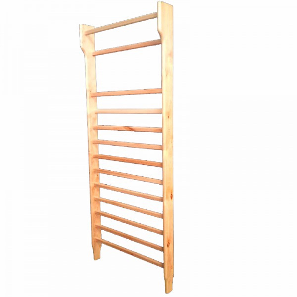 Schienale di una scocca in legno di faggio verniciato Schienale di una scocca in legno di faggio verniciato