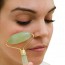 Rullo di giada per massaggio facciale: ideale per massaggio facciale, effetto antirughe, rassodante e antistress.