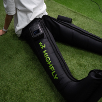 Stivali per pressoterapia portatili HighFly: recupero professionale ovunque (taglie M e L) Stivali per pressoterapia portatili HighFly: recupero professionale ovunque (taglie M e L)