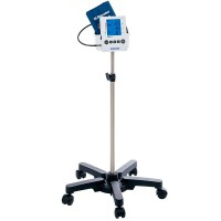 Sfigmomanometro digitale Riester RBP-100 per uso clinico con carrello Sfigmomanometro digitale Riester RBP-100 per uso clinico con carrello